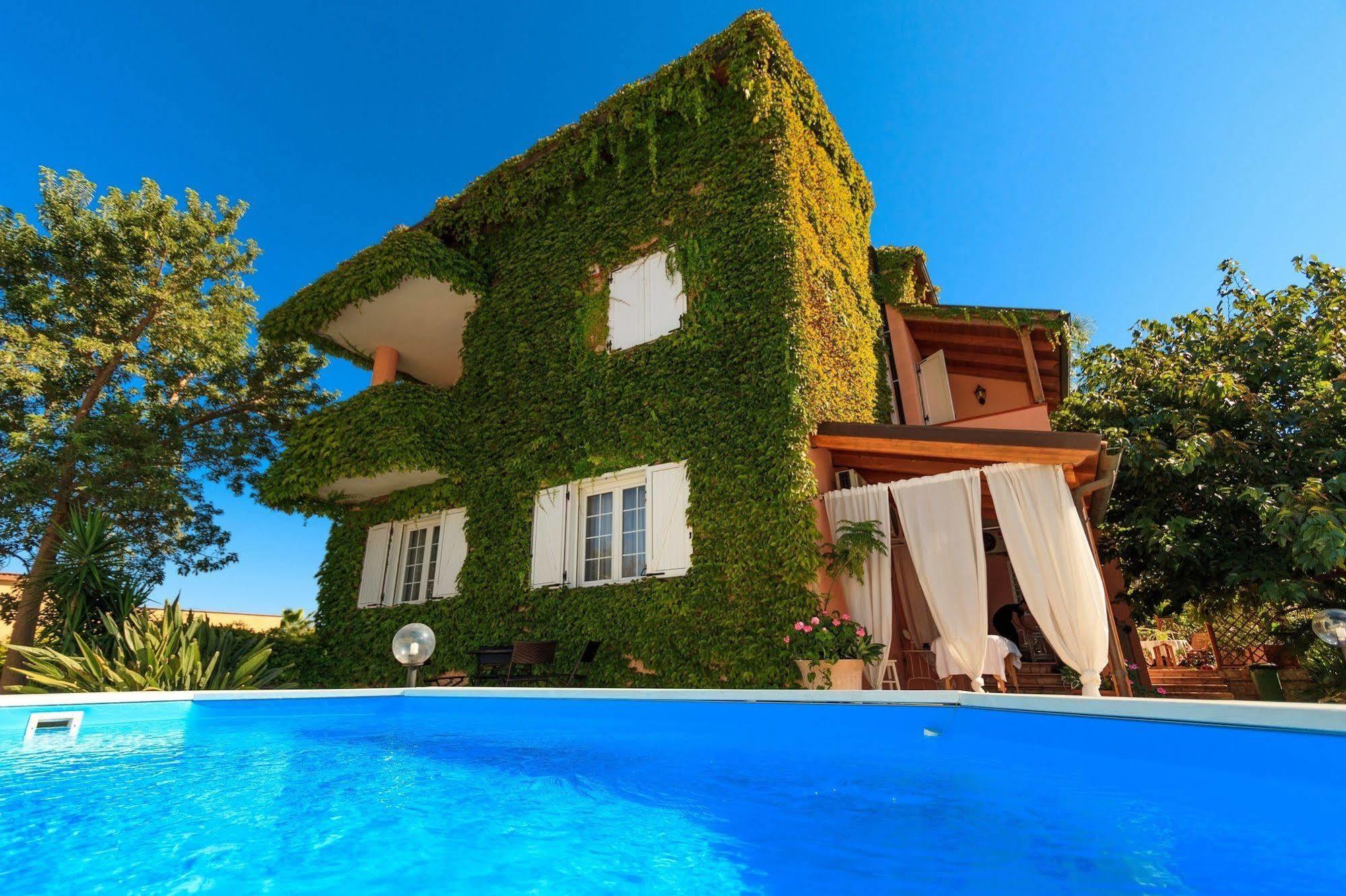 Il Giardino Delle Jacaranda Bed & Breakfast Talsano Exterior photo